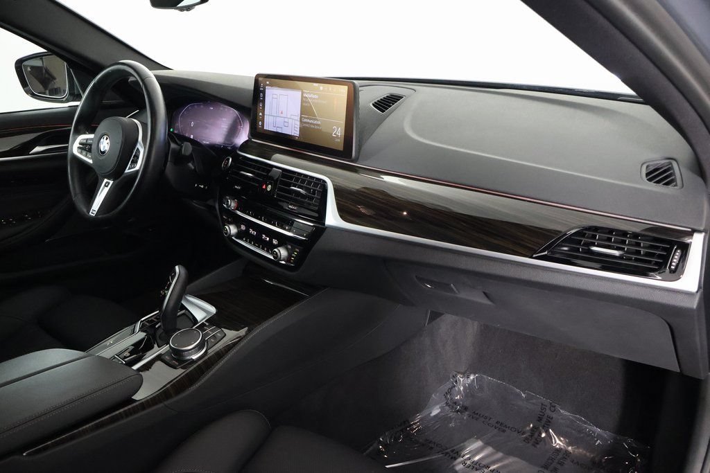 Certified 2023 BMW 540i w/ M Sport Package RWD image 9