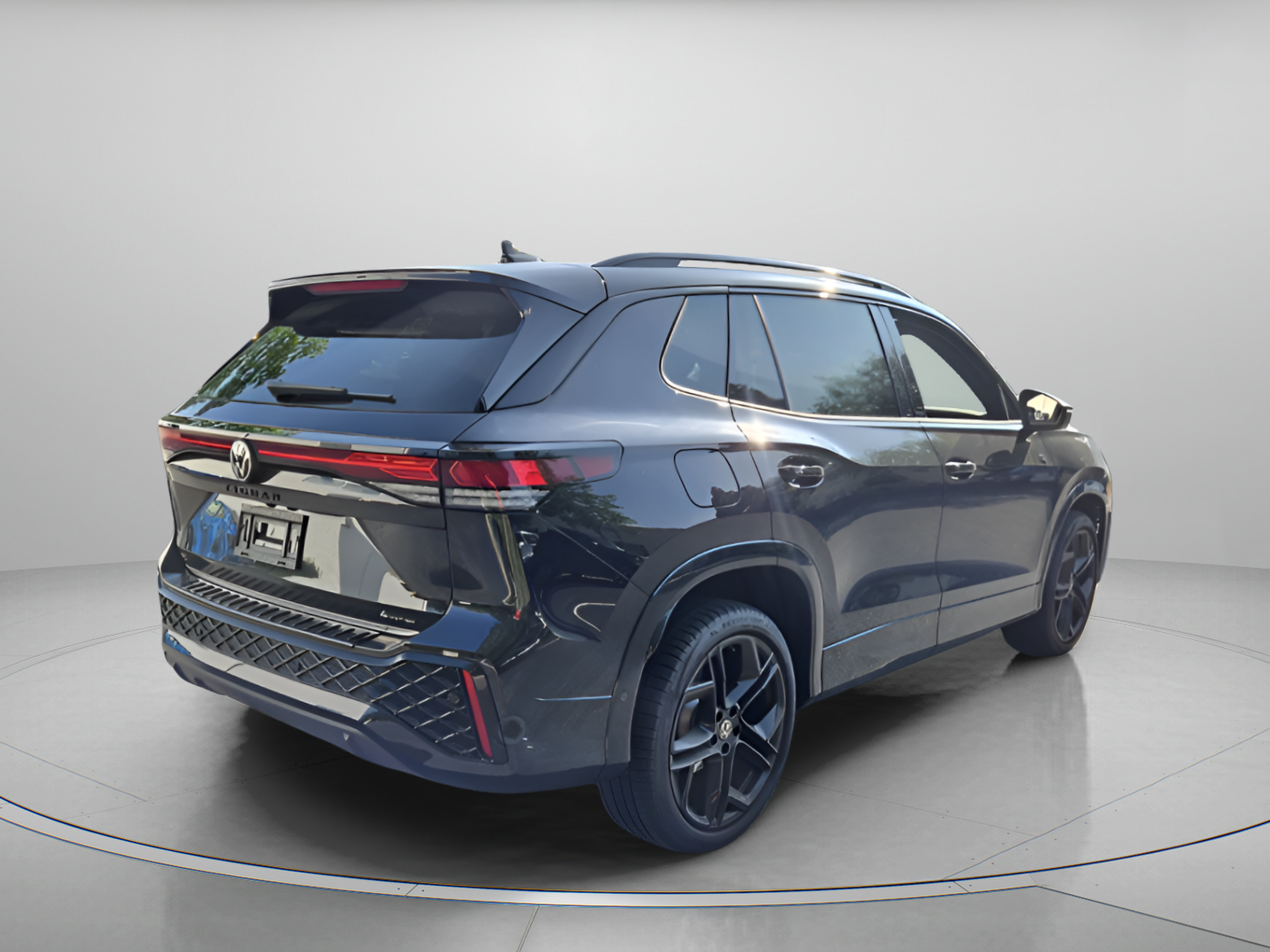 Certified 2026 Volkswagen Tiguan SE R-Line AWD/4WD image 5