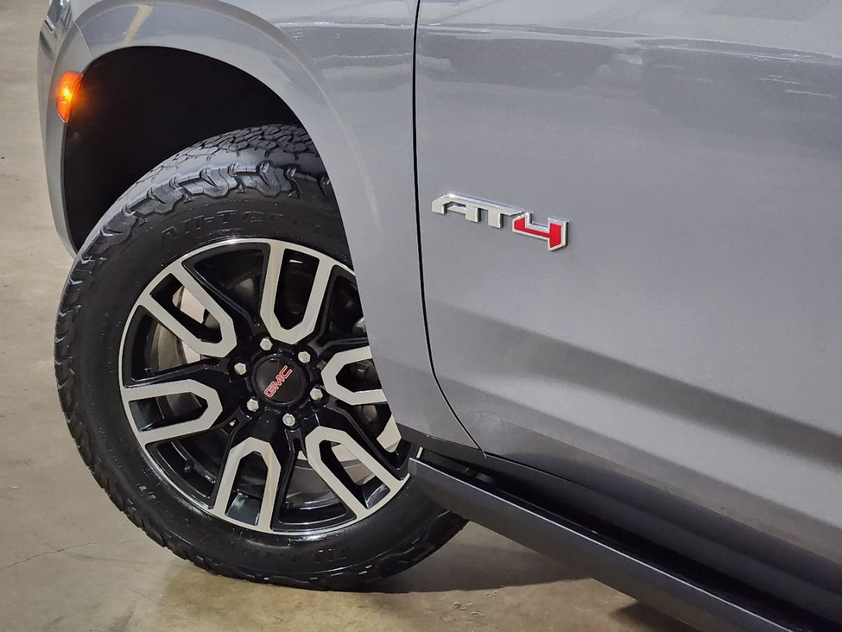 Used 2021 GMC Yukon XL AT4 w/ AT4 Premium Plus Package AWD/4WD image 23