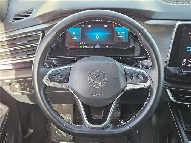 Used 2024 Volkswagen Atlas Cross Sport SE FWD image 14