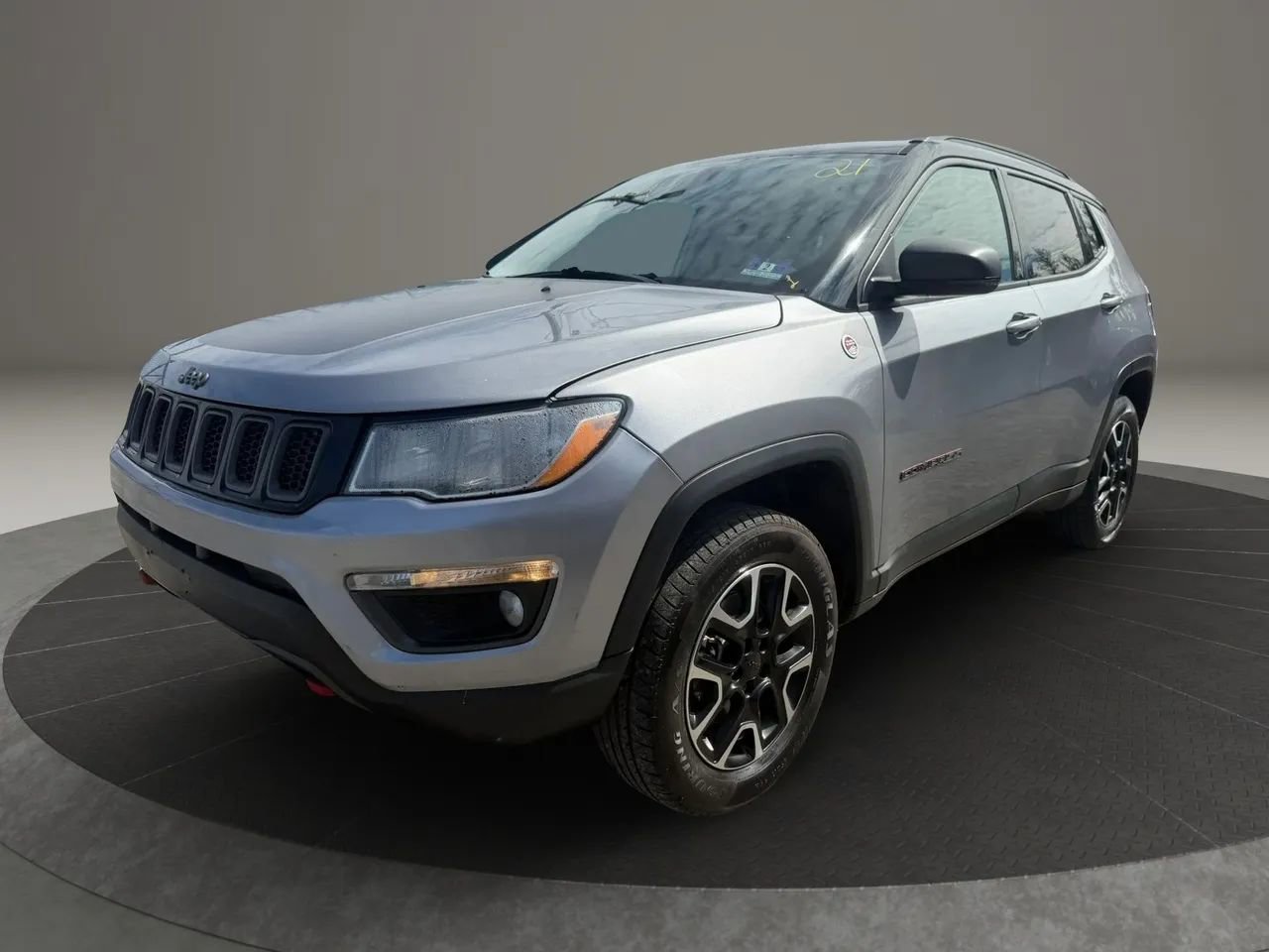 Used 2019 Jeep Compass Trailhawk image 1