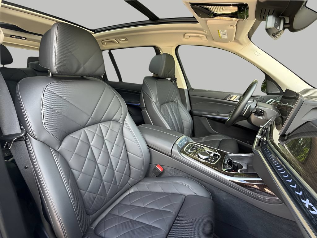 Used 2023 BMW X7 xDrive40i w/ Premium Package AWD/4WD image 16