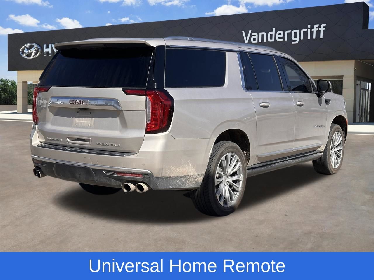Used 2021 GMC Yukon XL Denali w/ Denali Ultimate Package image 11