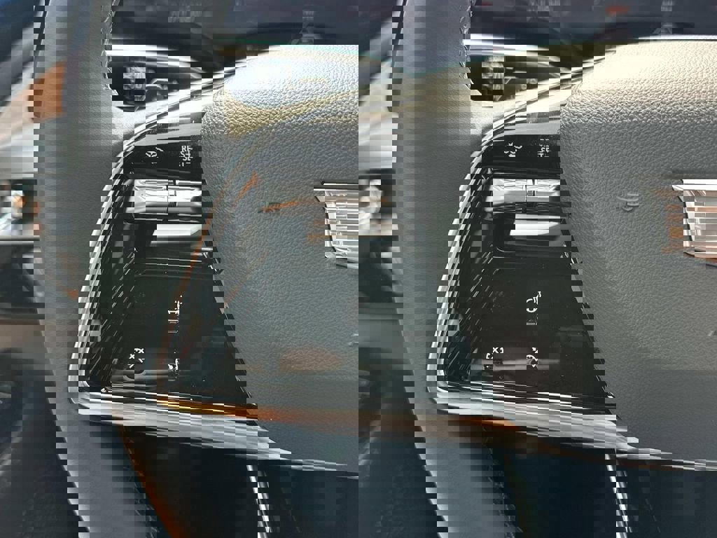 New 2025 Cadillac Lyriq Sport image 15