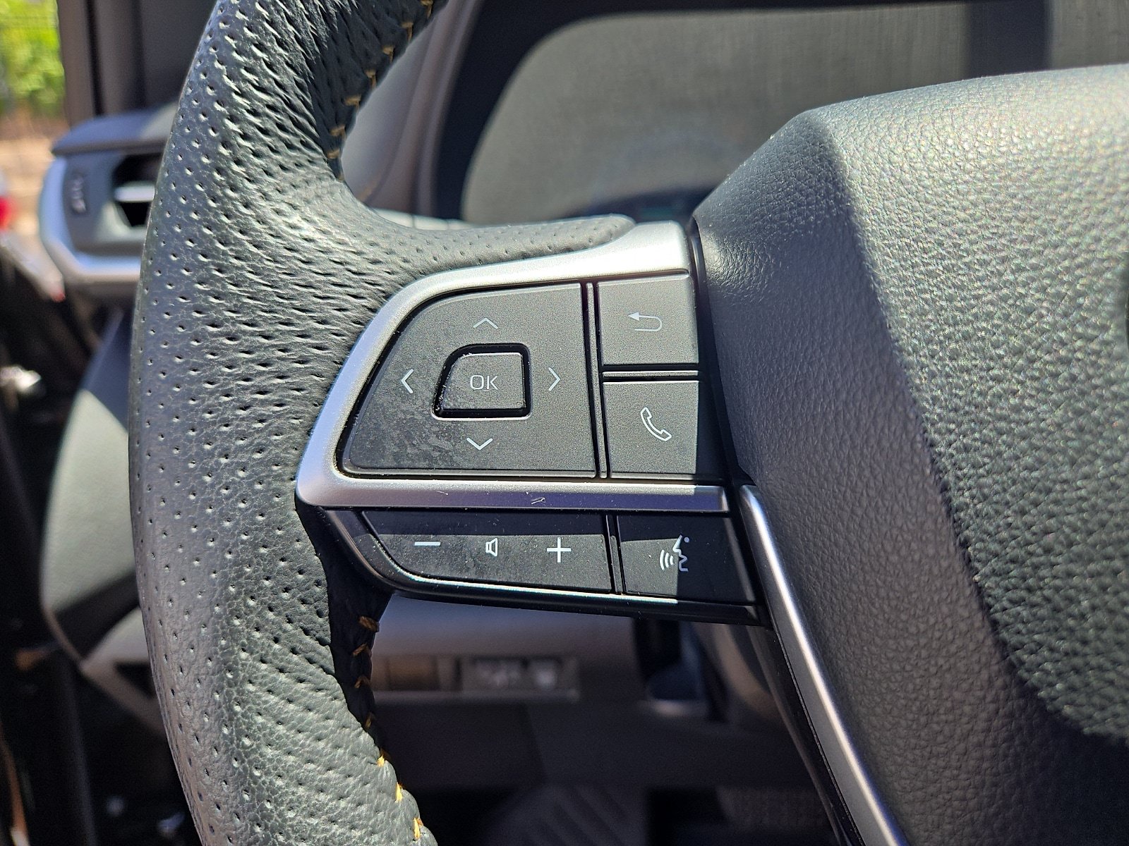 Used 2025 Toyota Sienna XLE Woodland Edition AWD/4WD image 21