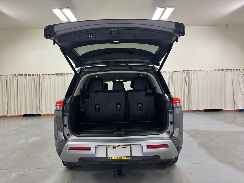 Used 2023 Nissan Pathfinder SL w/ Cargo Package AWD/4WD image 23