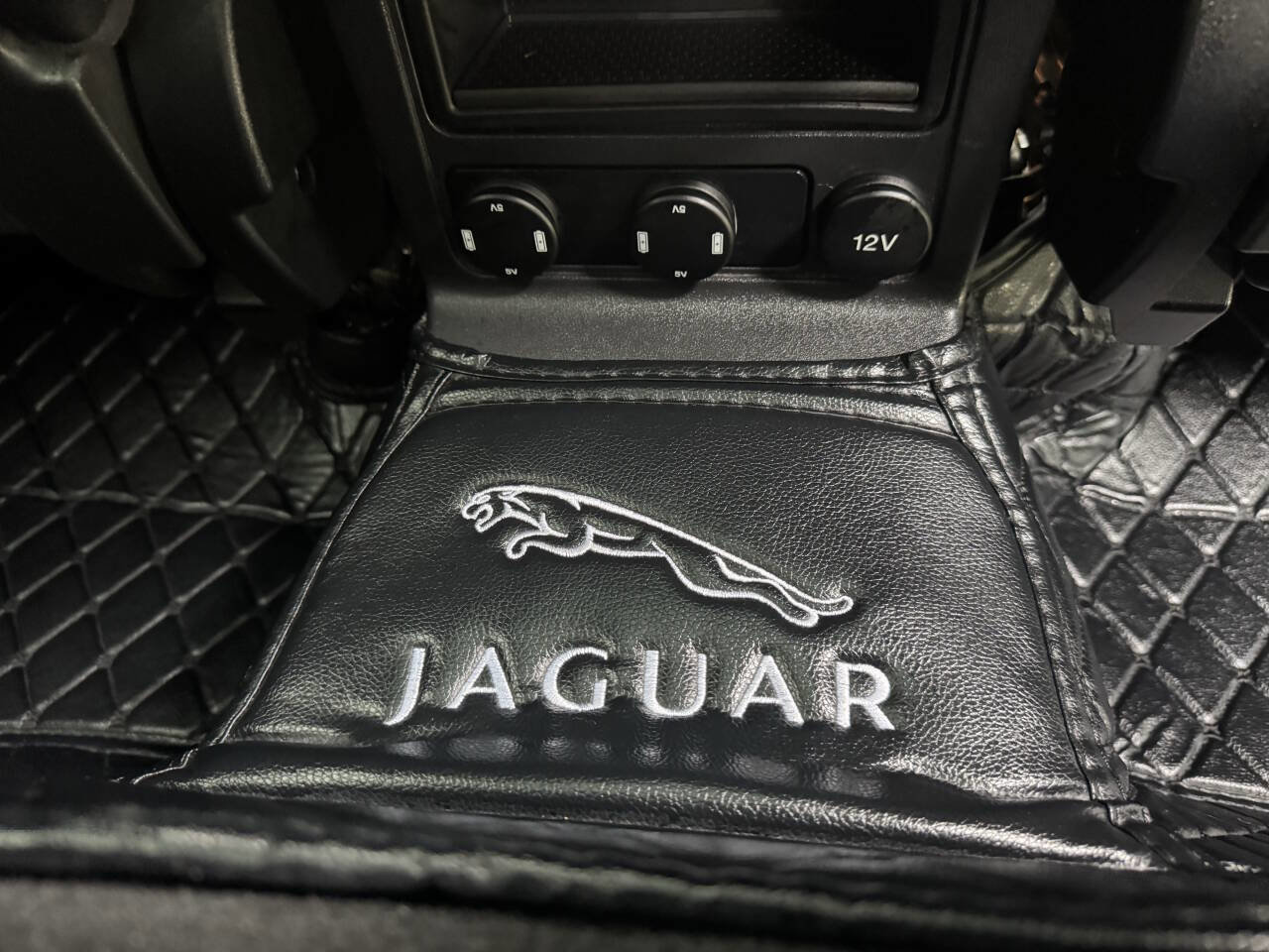 Used 2017 Jaguar F-PACE Prestige AWD/4WD image 33