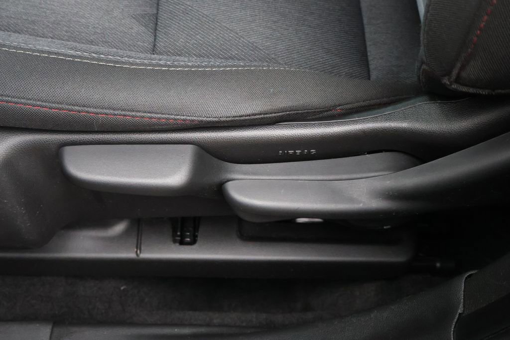 Used 2024 Chevrolet Trax RS image 33