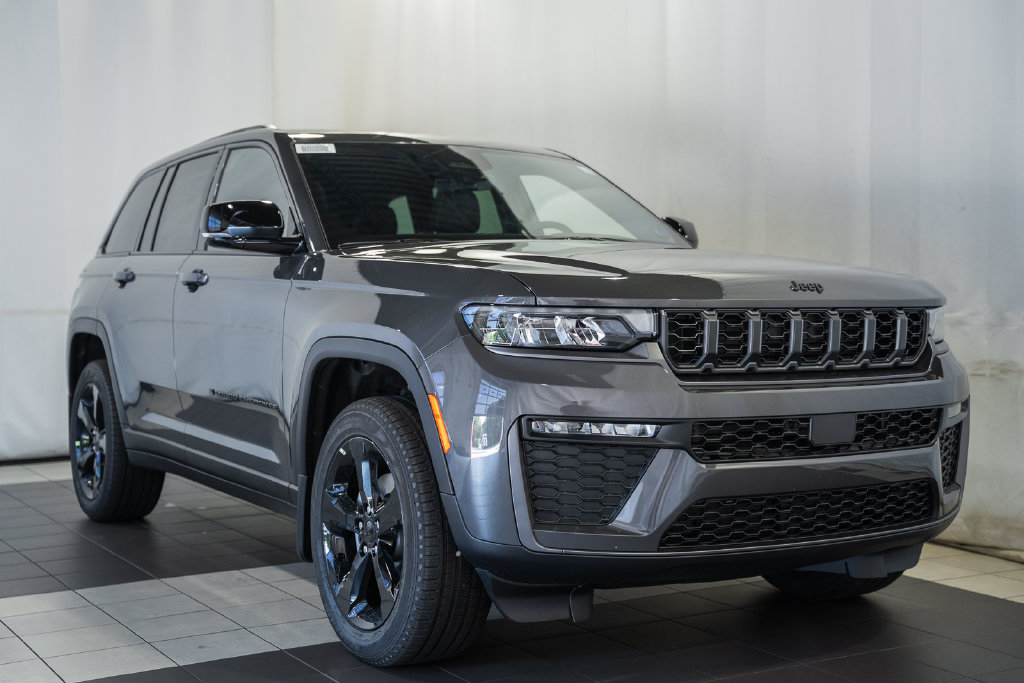 New 2026 Jeep Grand Cherokee Limited w/ Limited Altitude Package AWD/4WD image 1