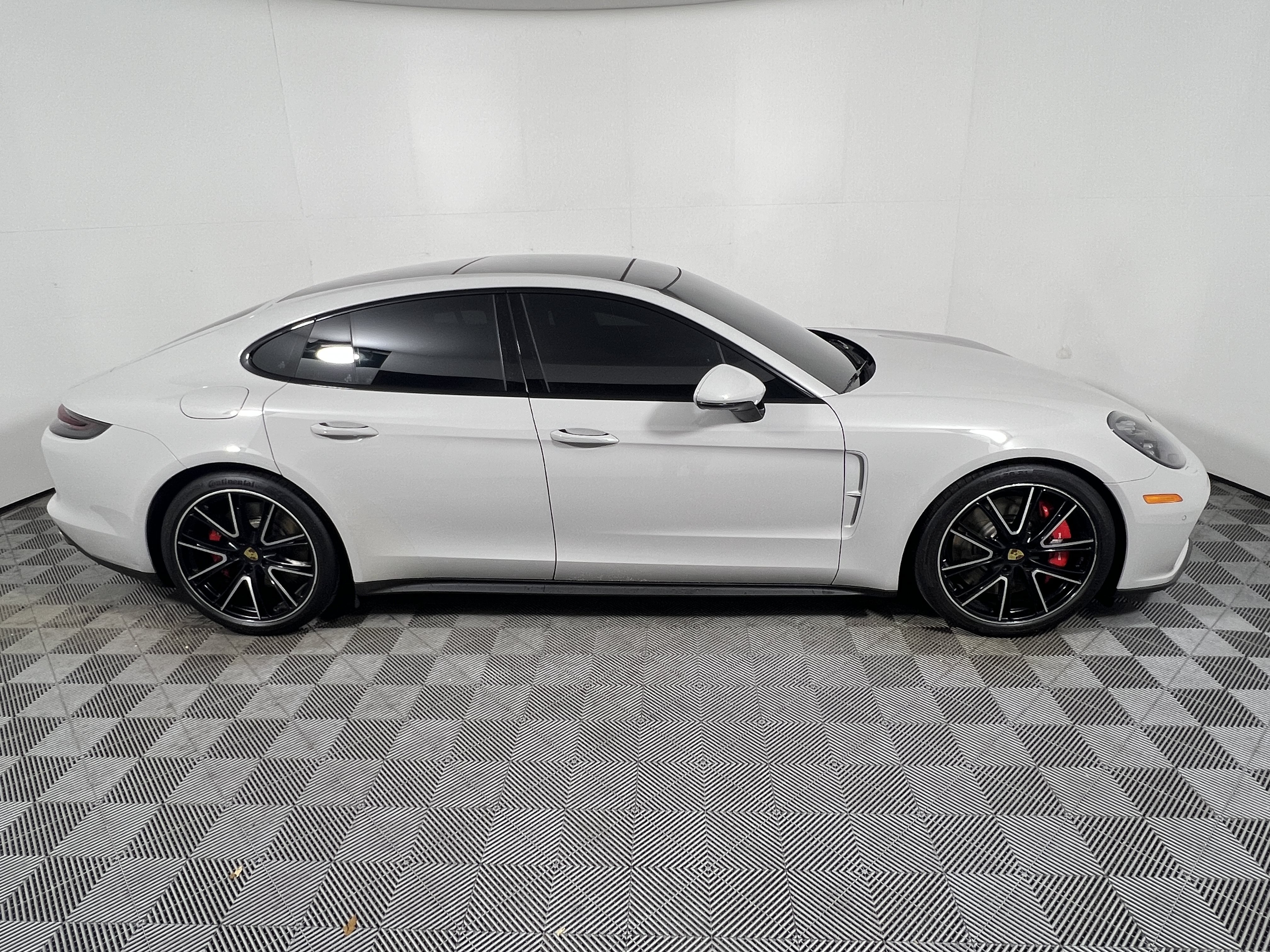 Used 2018 Porsche Panamera Turbo w/ Premium Package Plus AWD/4WD image 8