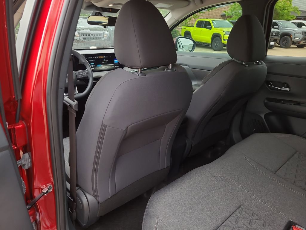 Certified 2025 Nissan Kicks SV FWD image 9