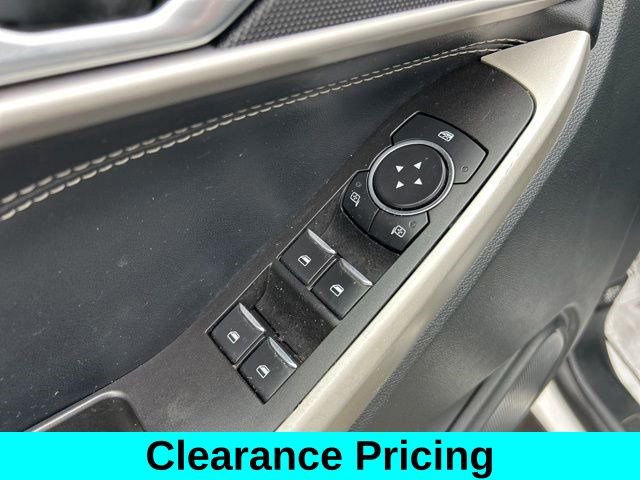 Used 2021 Ford Explorer XLT image 12