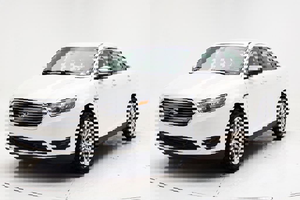 Used 2013 Ford Taurus SEL image 2