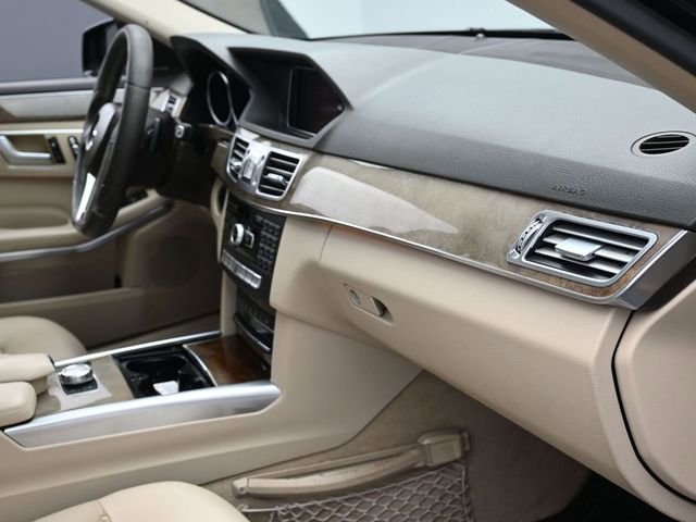 Used 2014 Mercedes-Benz E 350 4MATIC Sedan image 27