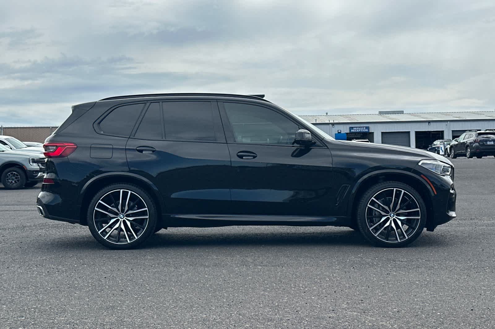 Used 2019 BMW X5 xDrive50i w/ M Sport Package AWD/4WD image 2