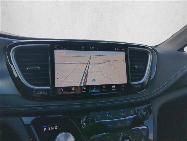 New 2026 Chrysler Pacifica Limited image 9