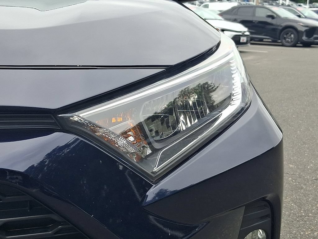 Used 2020 Toyota RAV4 XLE w/ Convenience Package AWD/4WD image 9