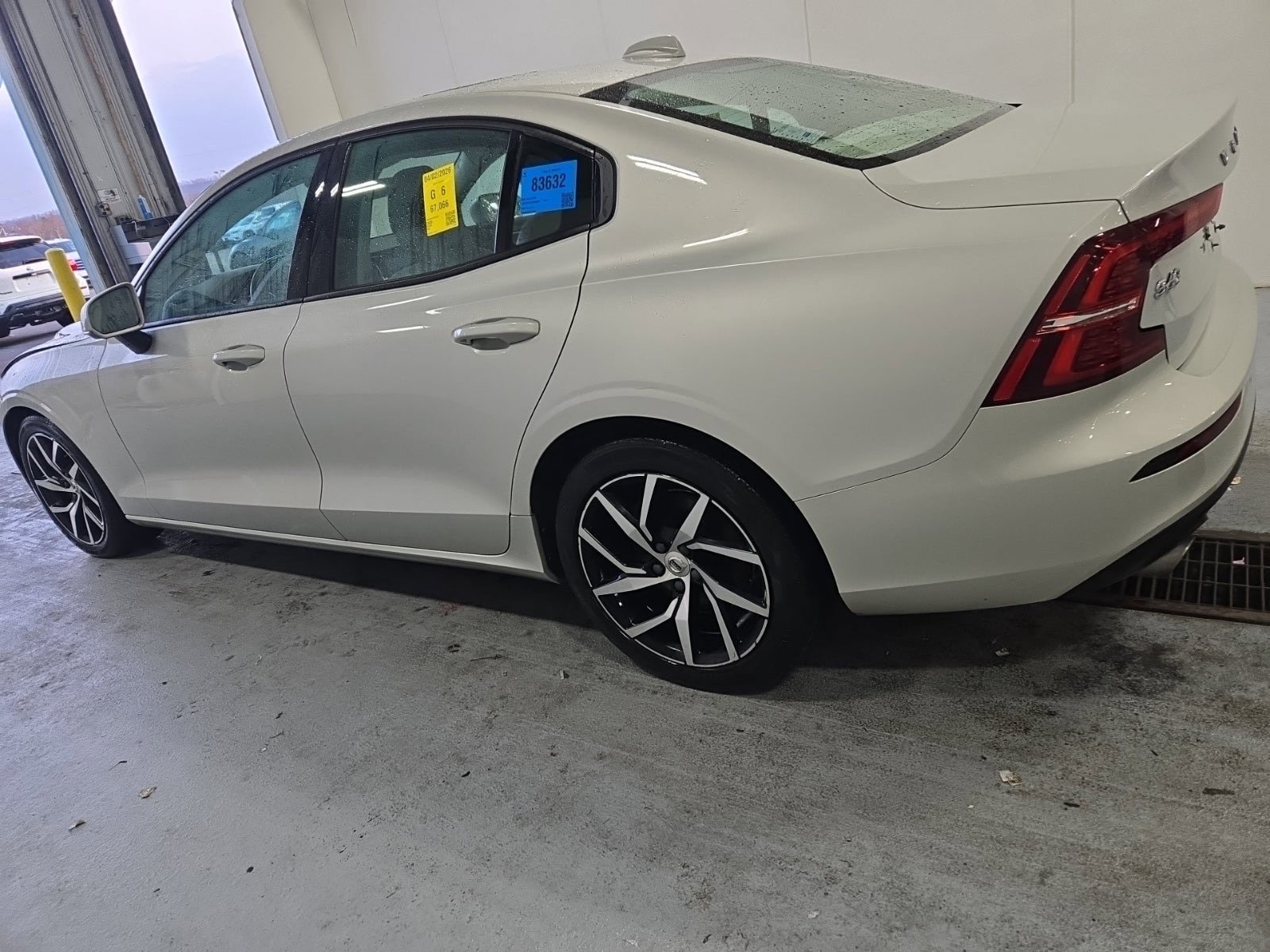 Used 2020 Volvo S60 T5 Momentum image 3