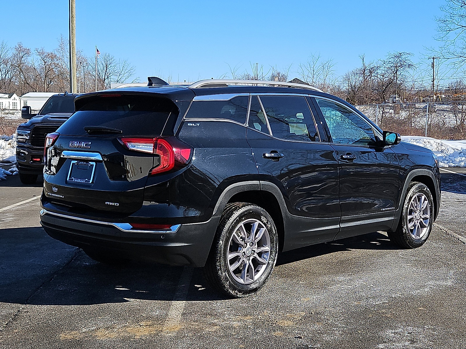 Certified 2022 GMC Terrain SLT w/ Tech Package image 6