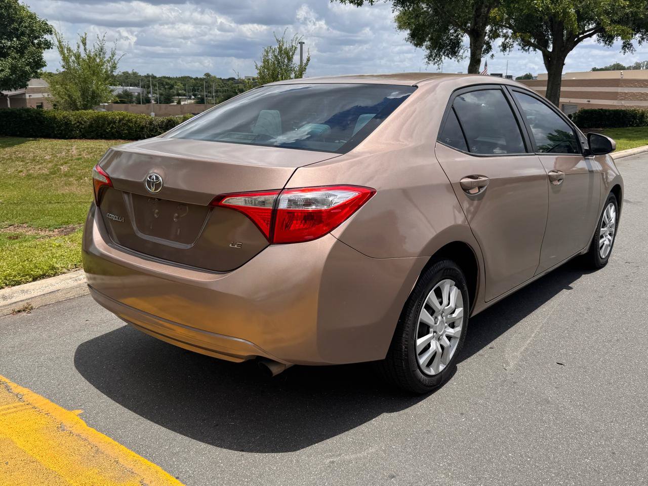 Used 2016 Toyota Corolla LE FWD image 38