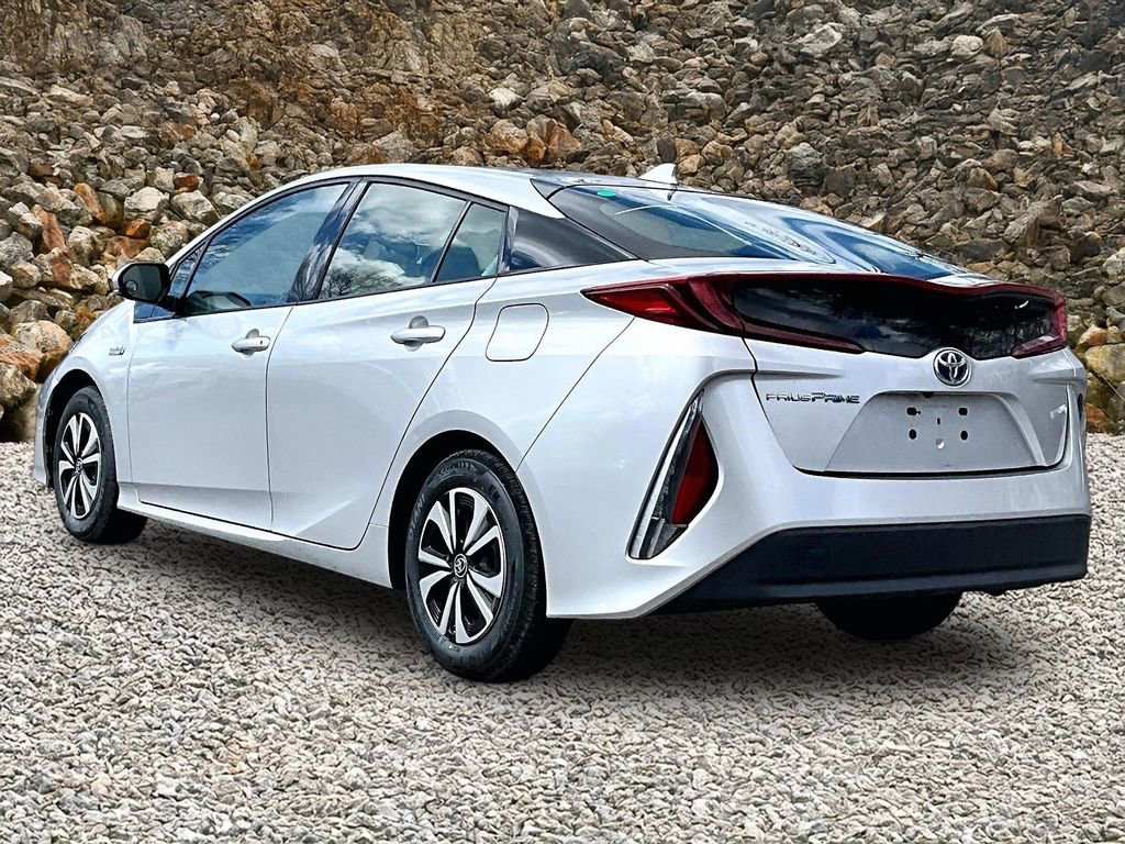 Used 2017 Toyota Prius Prime Plus w/ Carpet Mat Package image 8