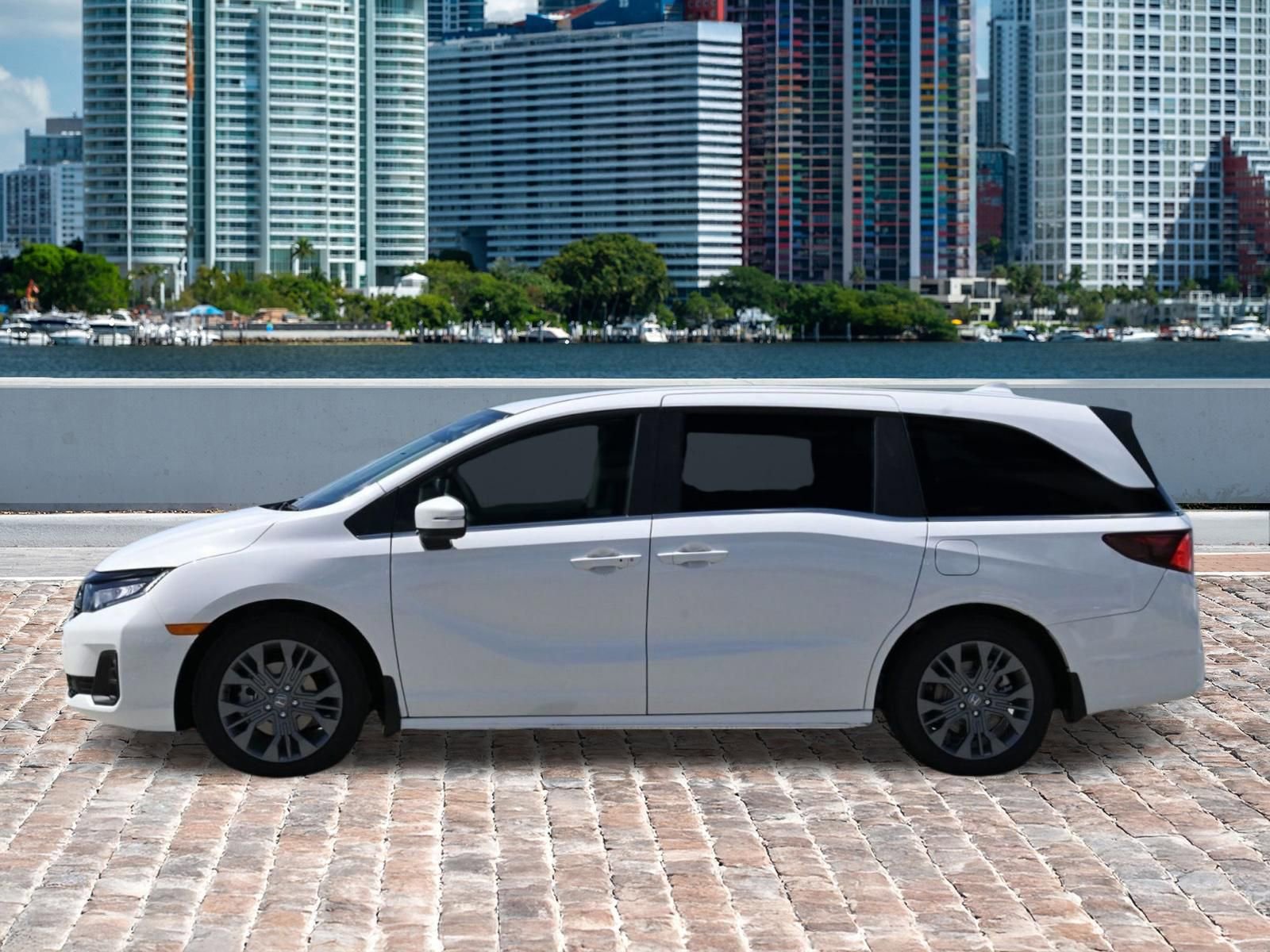 New 2025 Honda Odyssey Touring image 4