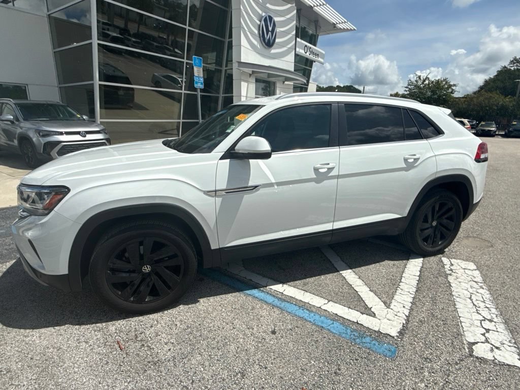 Used 2023 Volkswagen Atlas Cross Sport SE w/ Black Wheel Package FWD image 3