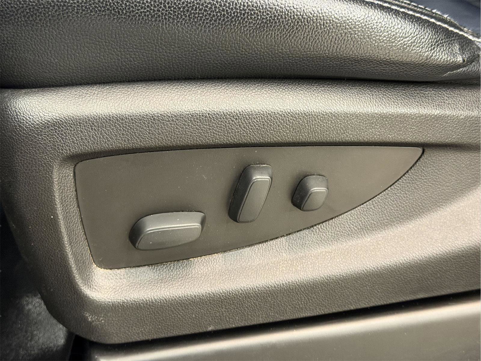 Certified 2018 Chevrolet Silverado 1500 LT w/ All Star Edition image 23