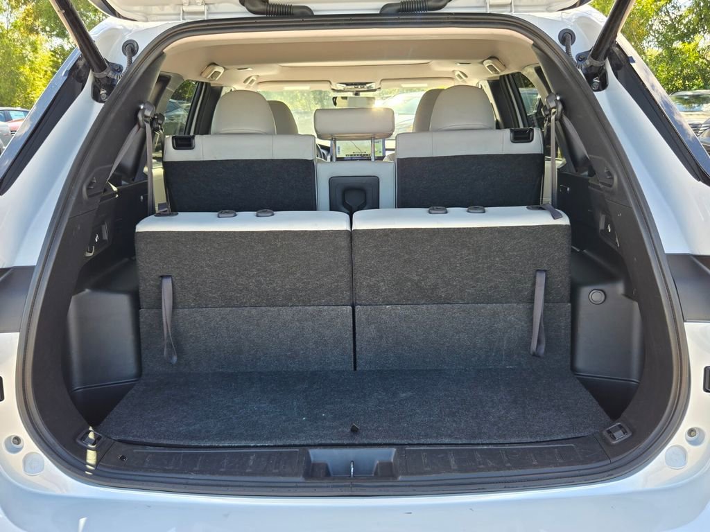 Used 2025 Mitsubishi Outlander SEL image 13