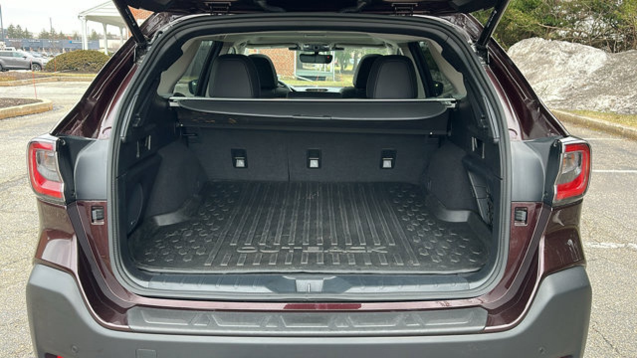 Used 2025 Subaru Outback Limited XT image 7