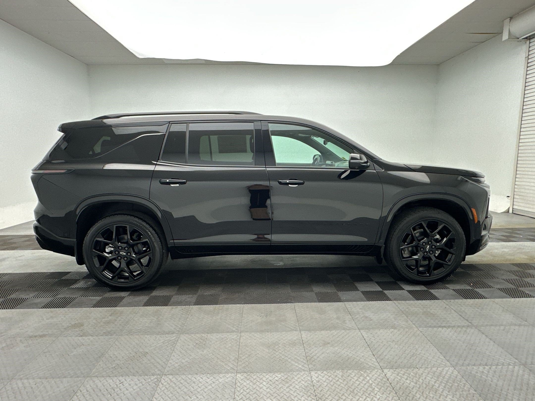 Certified 2026 Chevrolet Traverse RS w/ LPO, Floor Liner Package AWD/4WD image 8