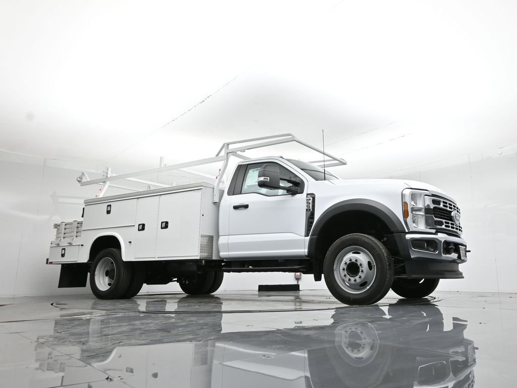 New 2025 Ford F550 2WD Regular Cab Super Duty image 3