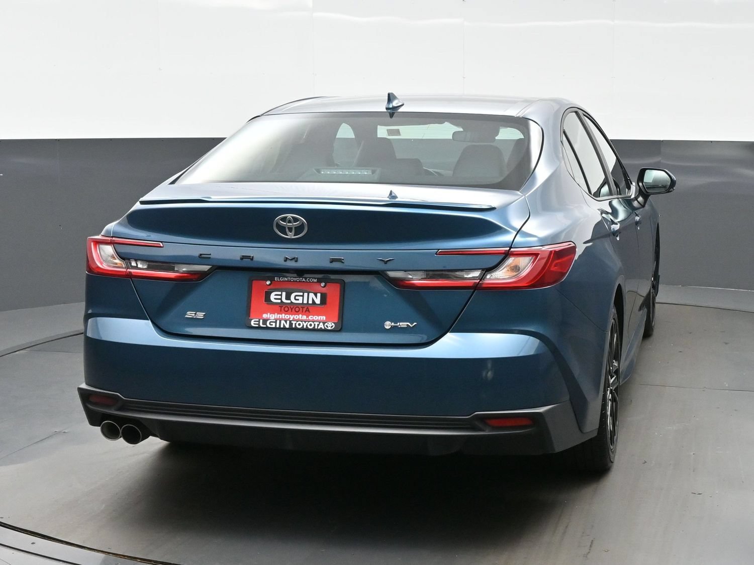 Used 2025 Toyota Camry SE FWD image 5