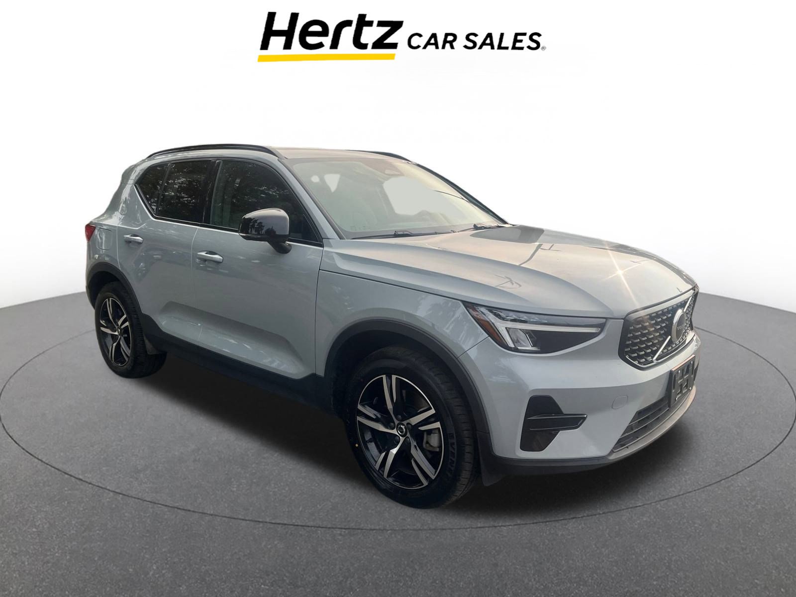 Used 2024 Volvo XC40 B5 Core