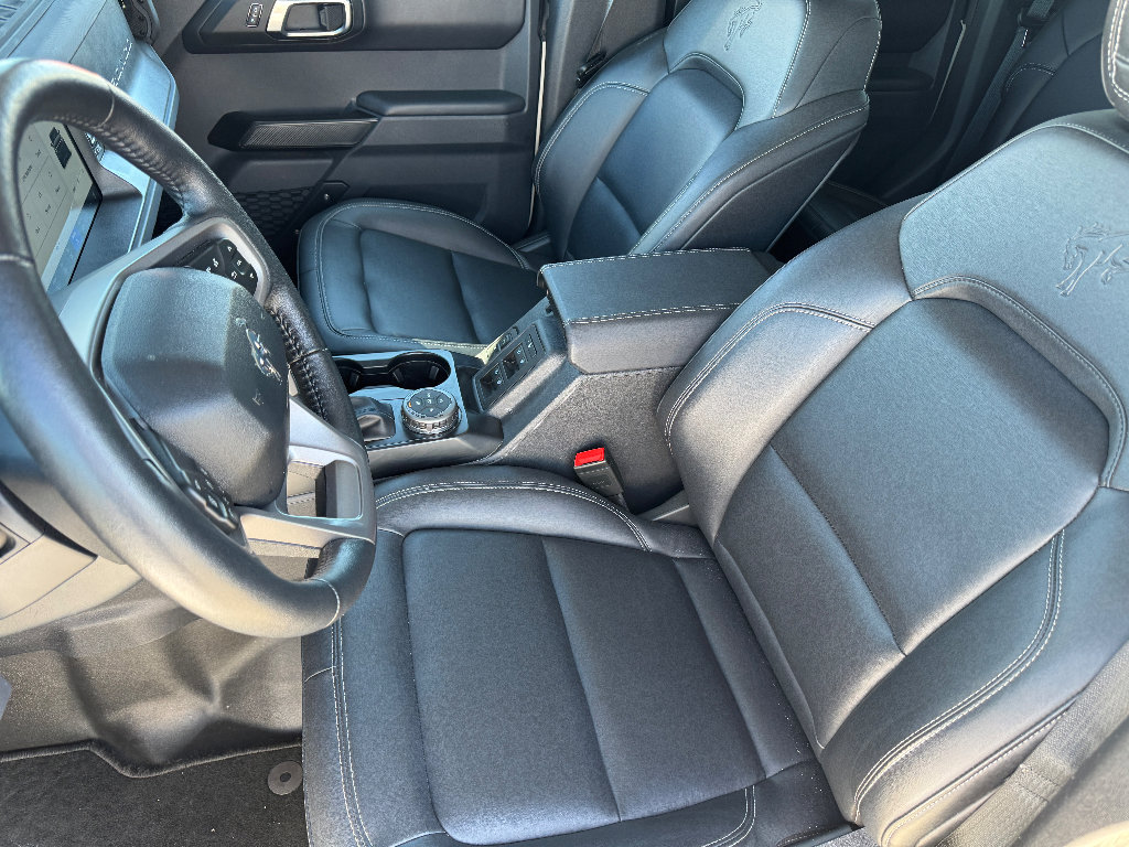 Used 2025 Ford Bronco Badlands image 18