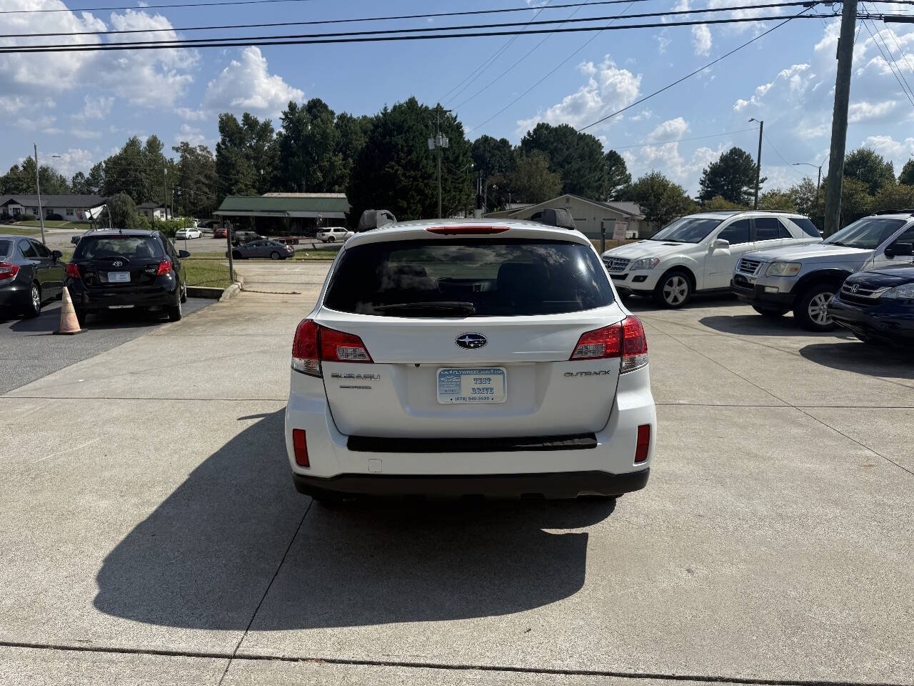 Used 2010 Subaru Outback 2.5i Premium AWD/4WD image 6