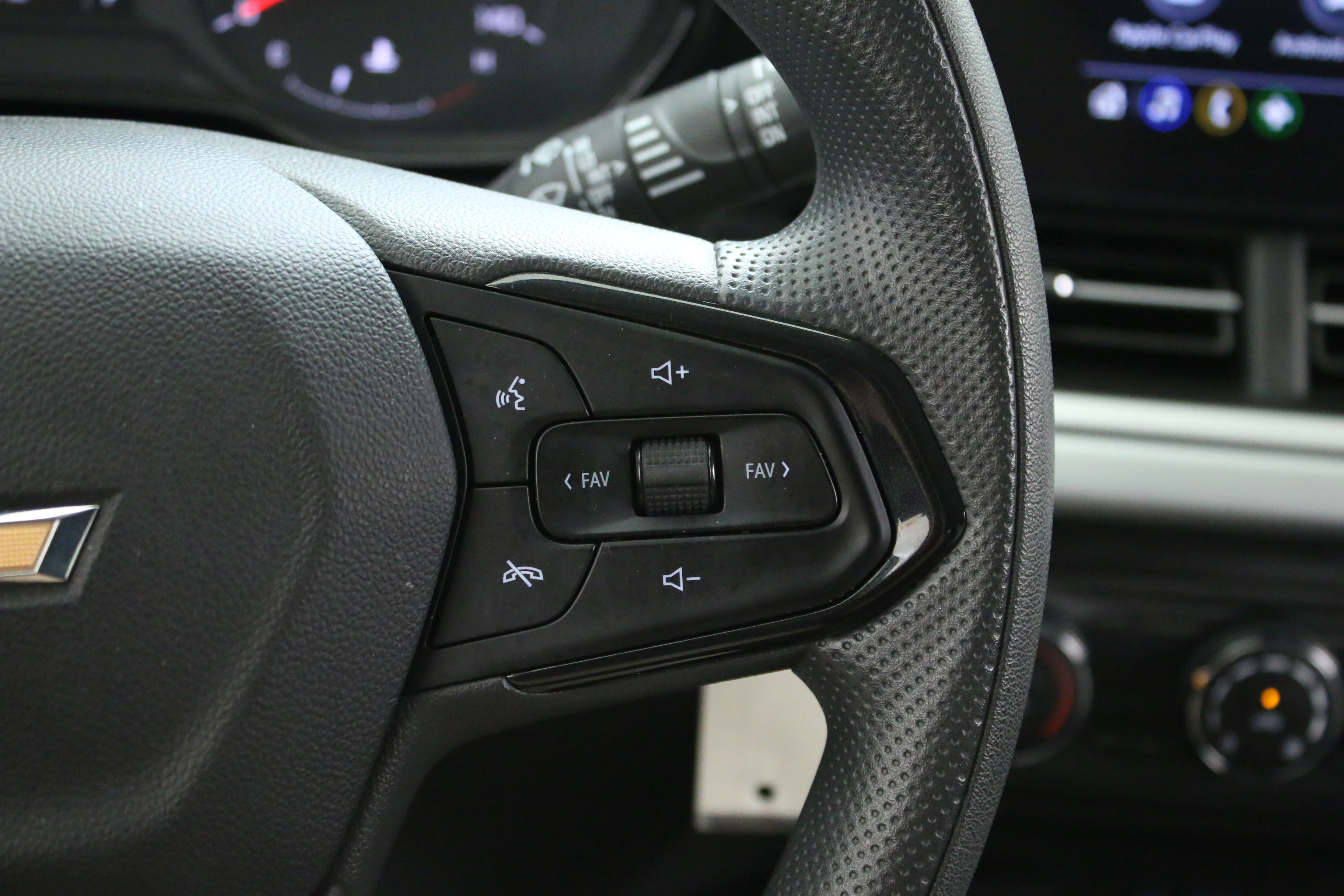 Used 2024 Chevrolet Trax LS FWD image 15