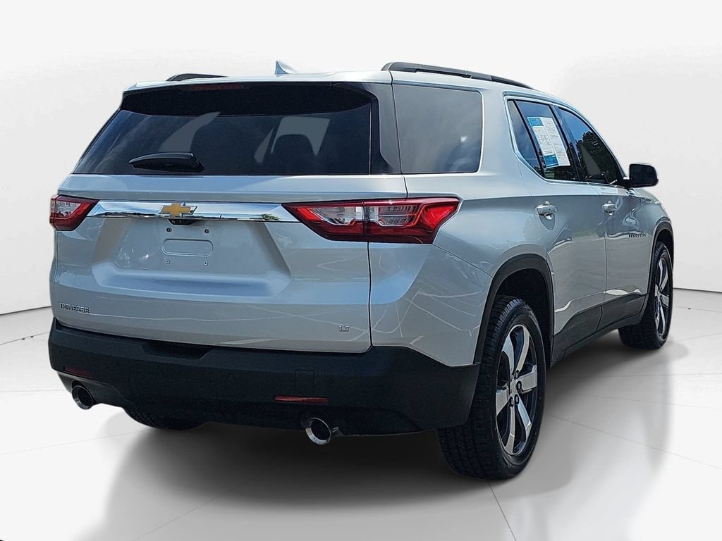 Used 2021 Chevrolet Traverse LT w/ LT Premium Package FWD image 6