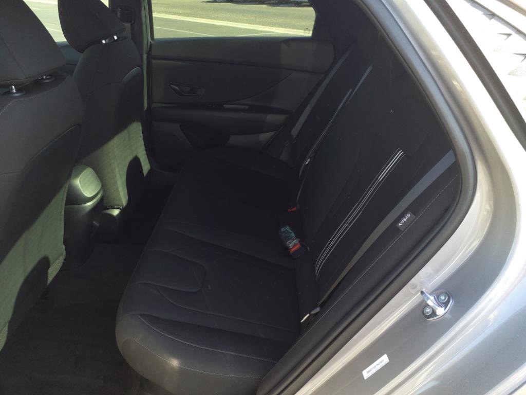 New 2025 Hyundai Elantra SEL FWD image 7