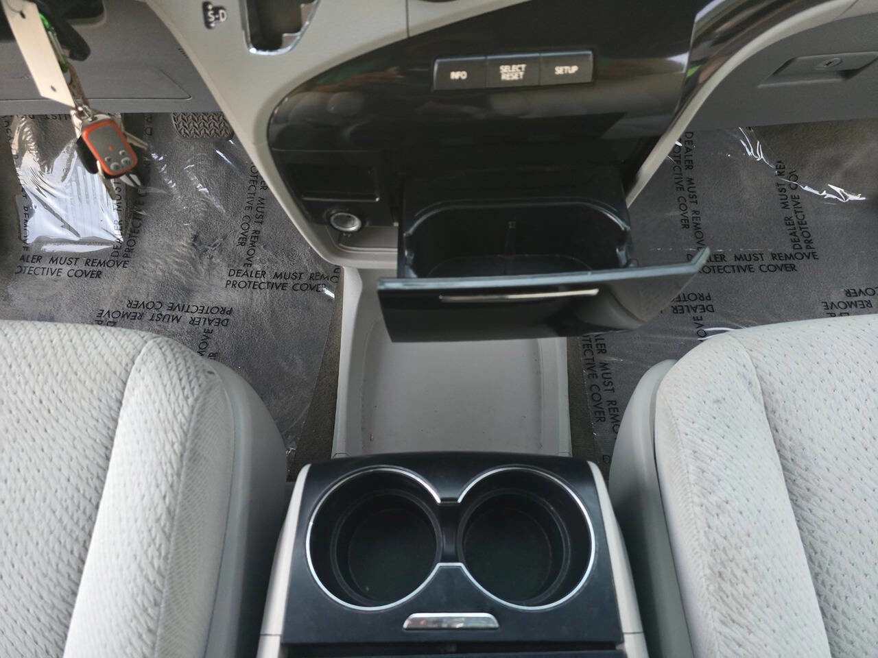 Used 2012 Toyota Sienna LE FWD image 35