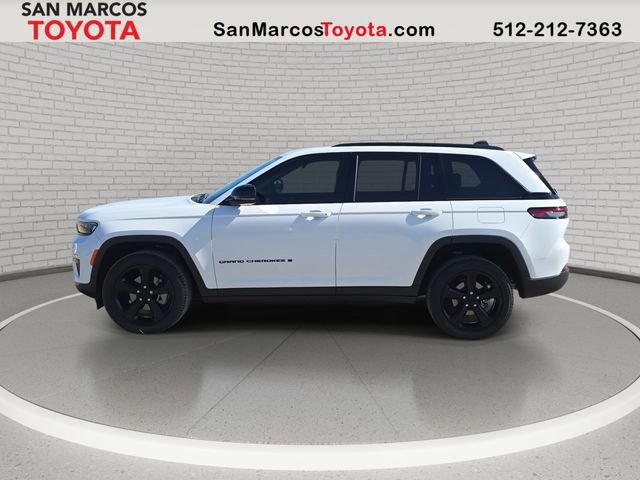 Used 2024 Jeep Grand Cherokee Limited w/ Black Appearance Package image 8