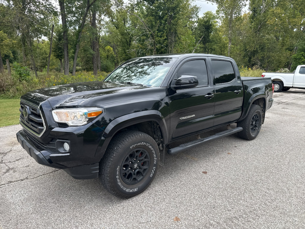 Used 2019 Toyota Tacoma SR5 AWD/4WD image 2