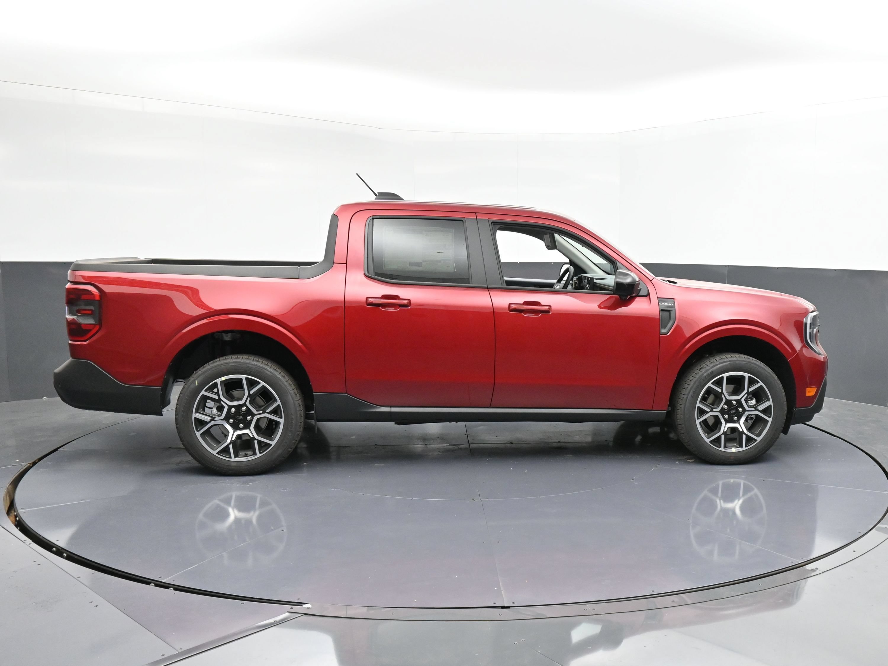 Used 2025 Ford Maverick Lariat AWD/4WD image 9