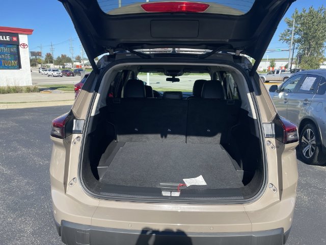 Used 2025 Nissan Rogue SV AWD/4WD image 32