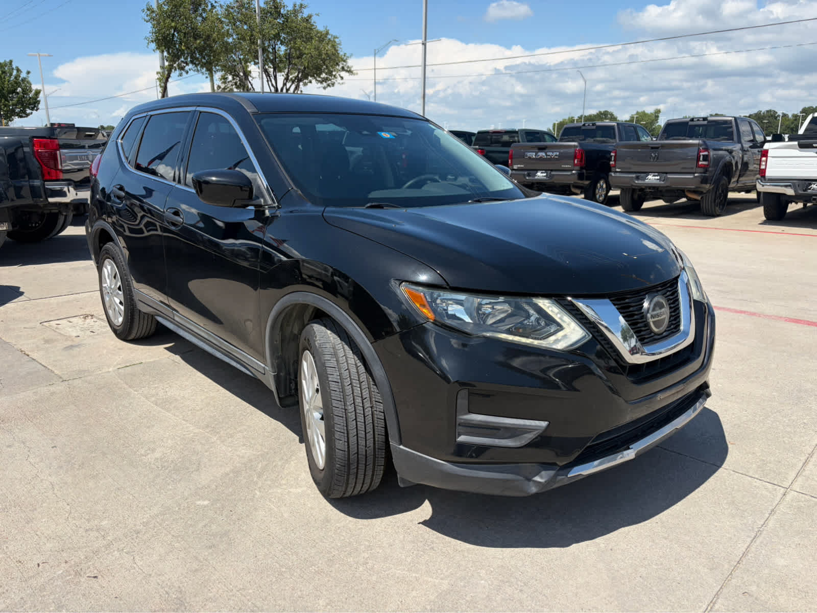 Used 2019 Nissan Rogue S AWD/4WD image 4