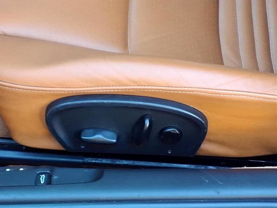Used 2001 Porsche 911 Cabriolet image 22