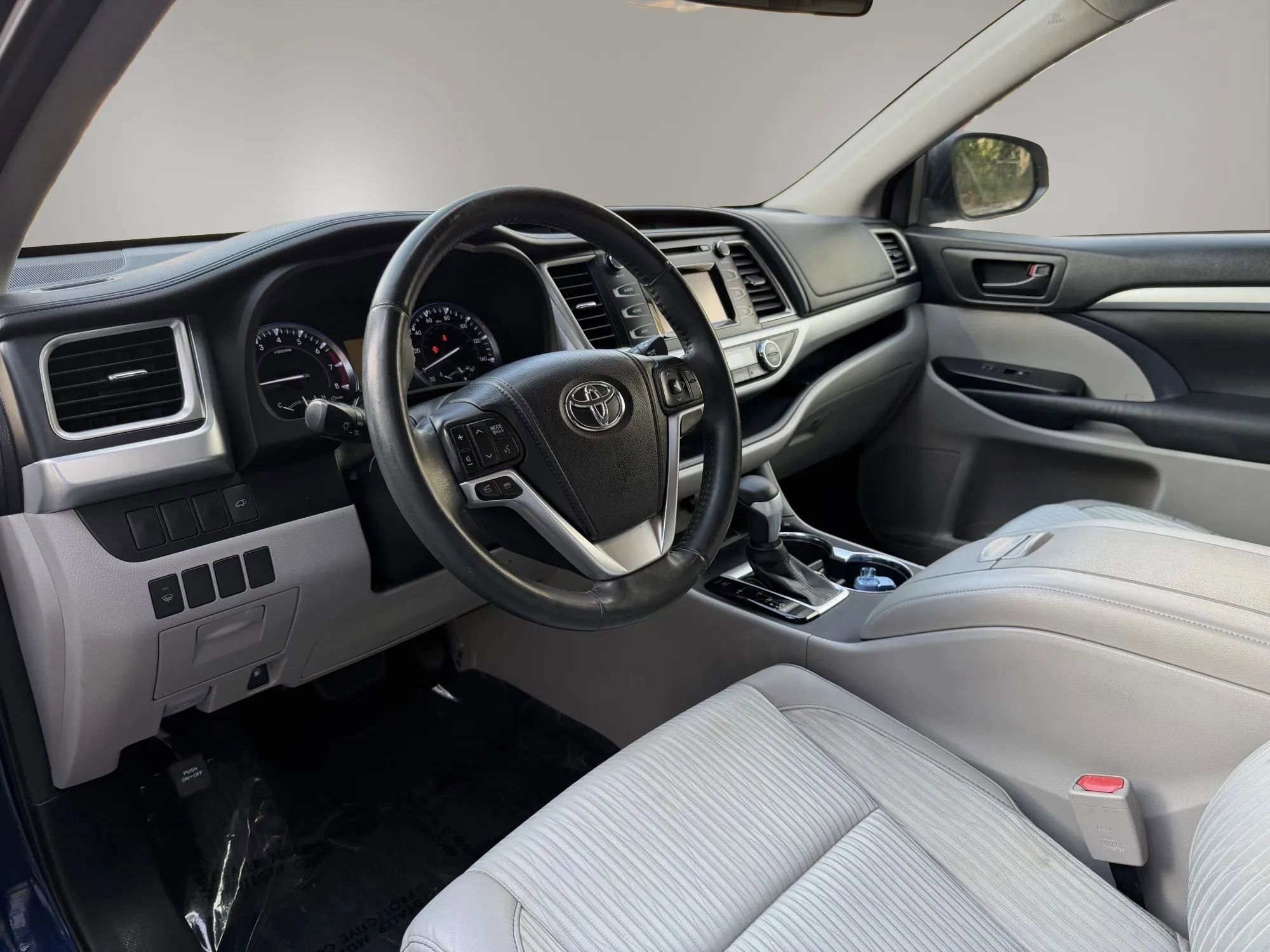 Used 2015 Toyota Highlander Plus image 16