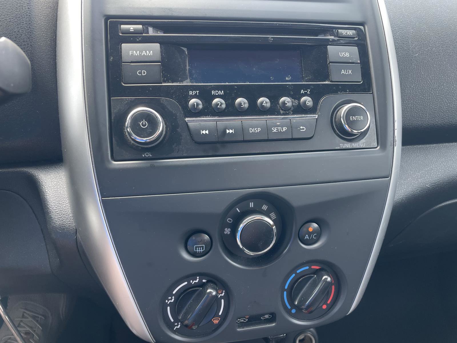 Used 2018 Nissan Versa SV FWD image 8