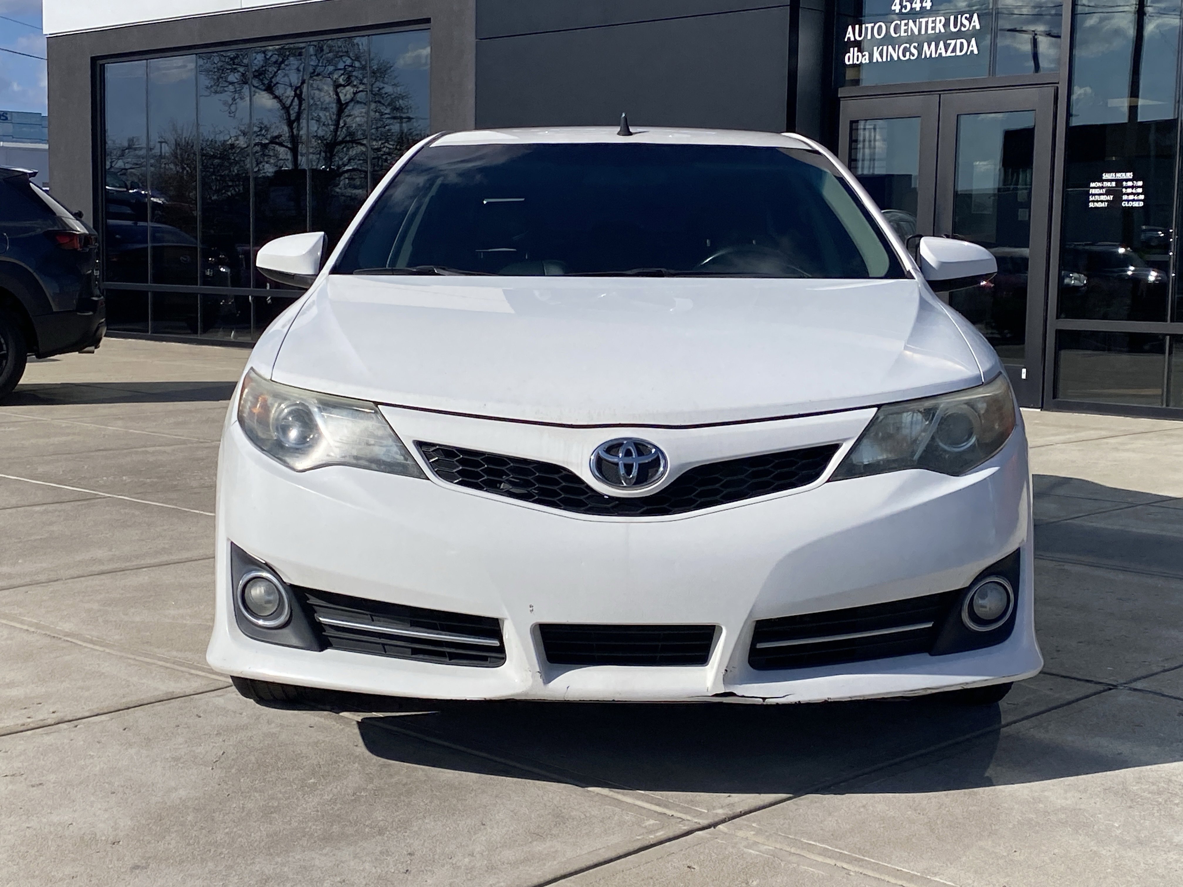 Used 2012 Toyota Camry SE image 2