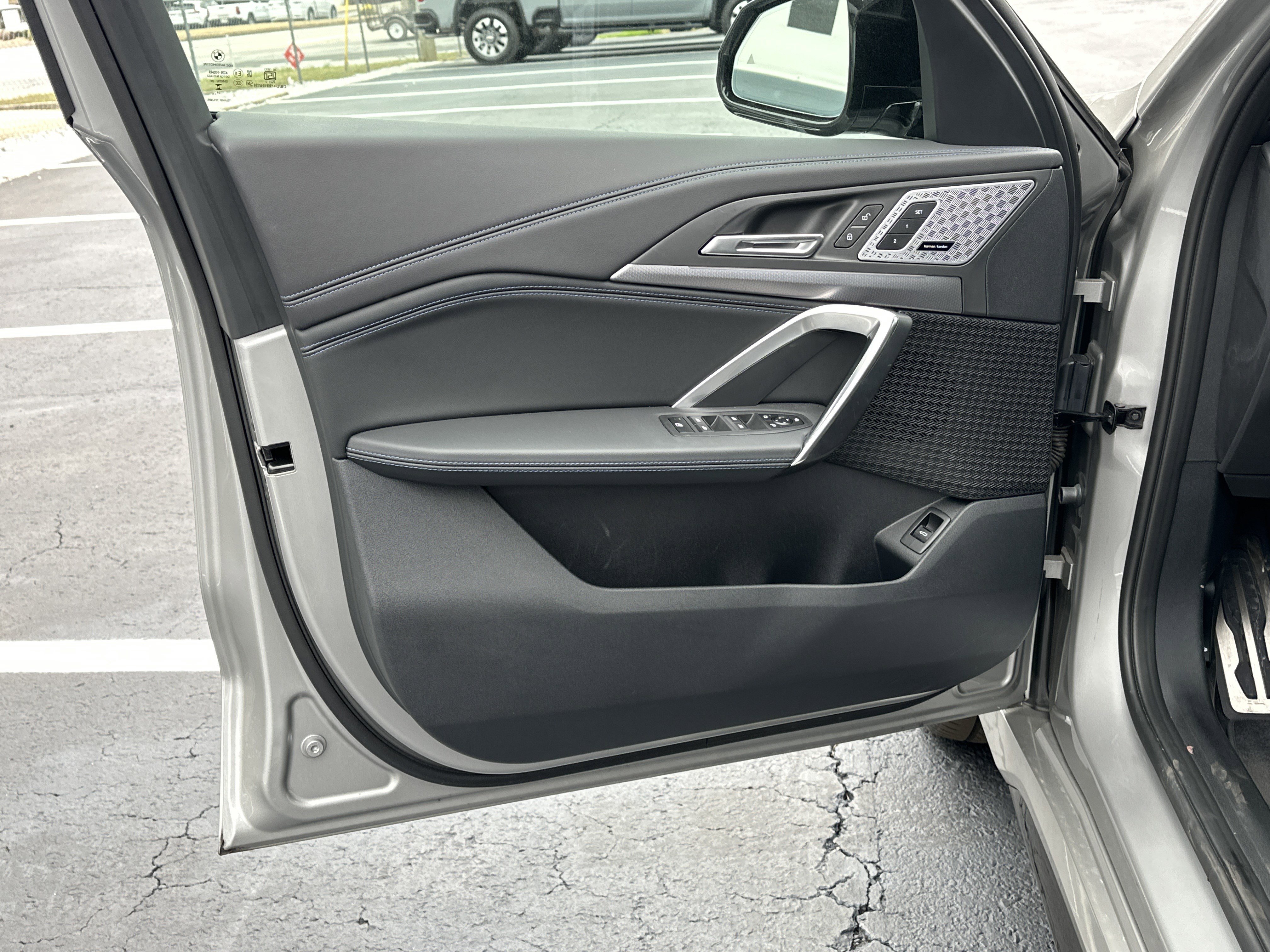 Used 2025 BMW X1 M35i w/ Premium Package image 10